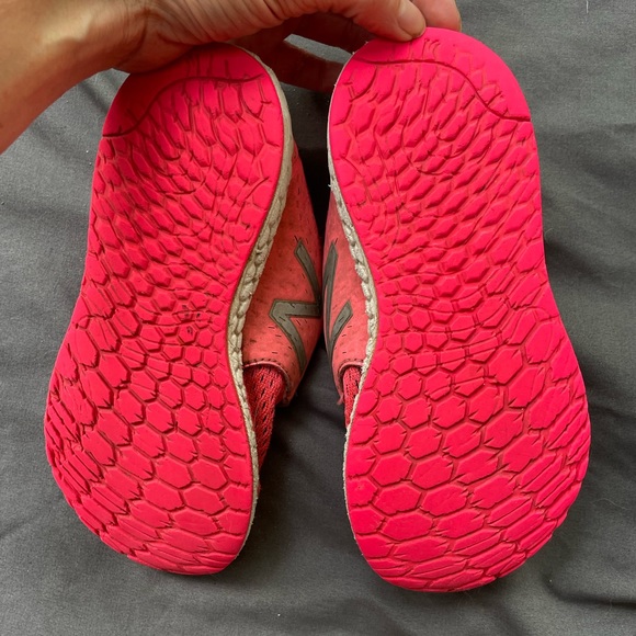 New Balance size 1 running shoes in hot pink - Picture 4 of 4